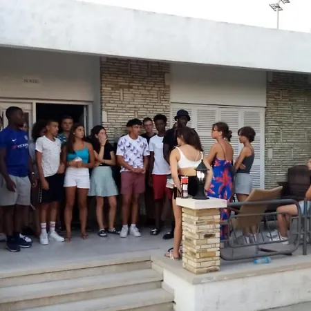 Costas Action 2 Vandrarhem *