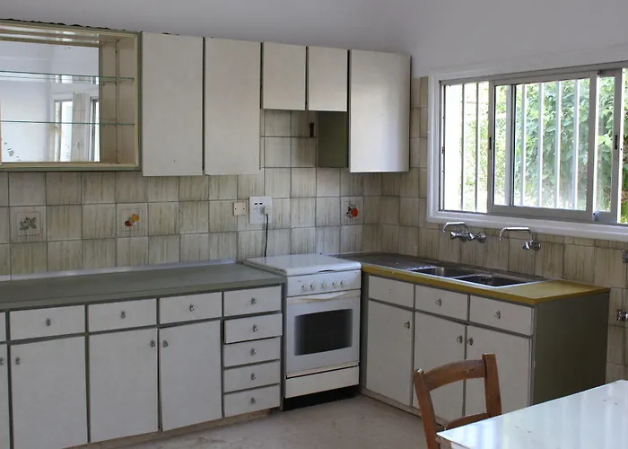 Hostal Costas Action 2 Nicosia