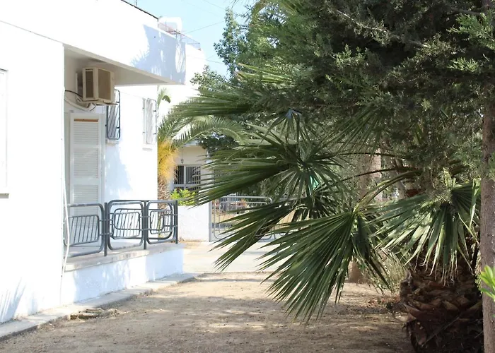 Costas Action 2 Hostal