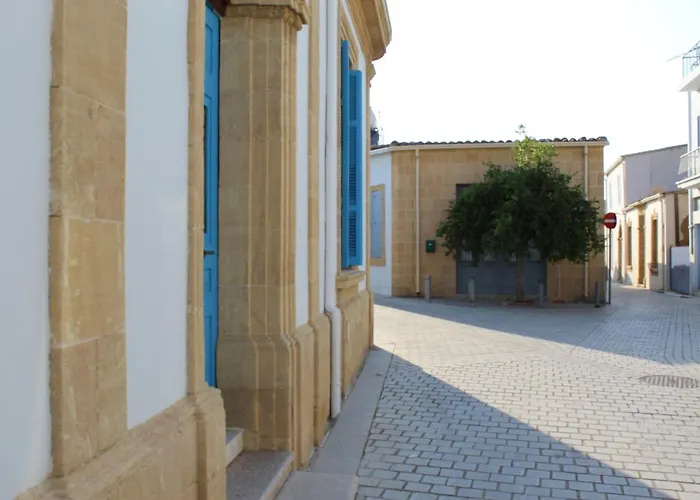 אכסניה Costas Action 2